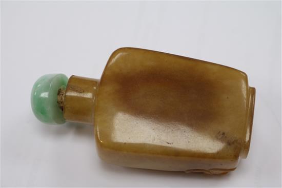 A Chinese crave hardstone snuff bottle and stopper